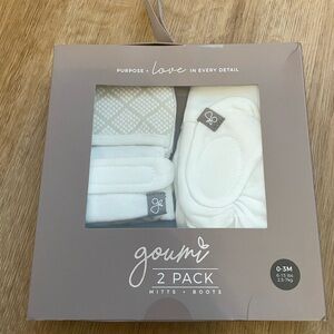 Neutral Goumi Baby Mittens & Boots With Adjustable Velcro SZ 0-3M
